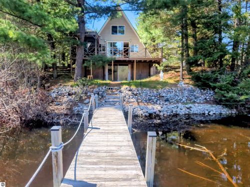 724 Lynn Dr, Roscommon, MI, 48653-6101 | Card Image