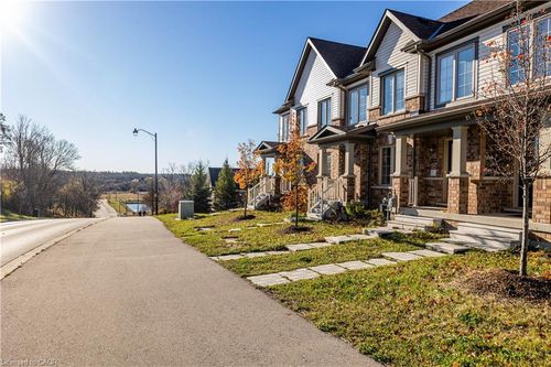 764 Linden Dr, Cambridge, ON, N3H0E3 | Card Image
