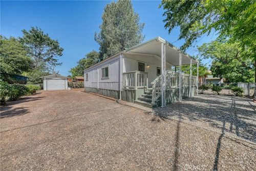 3551 Buckeye St, Clearlake, CA, 95422-8514 | Card Image