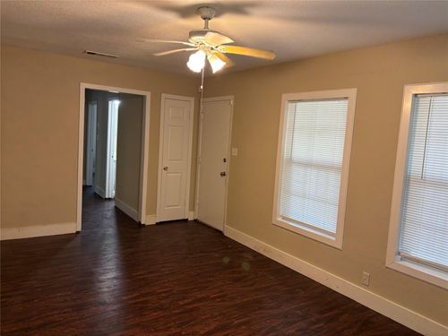 2118 8th St, Orange, TX, 77630-2504 | Card Image