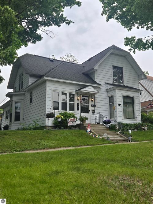 415 E Harris St, Cadillac, MI, 49601-2172 | Card Image