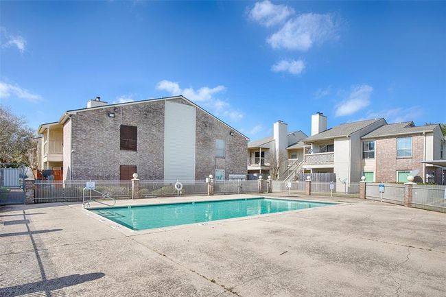 The community has a wonderful pool. | Image 31