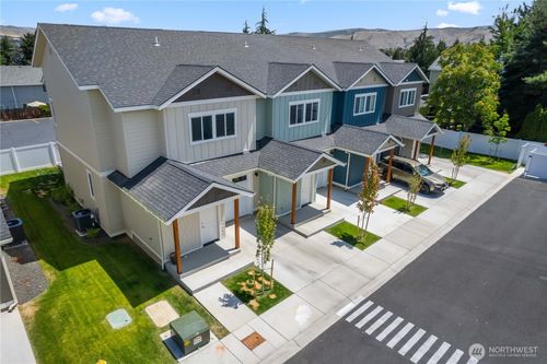 d2-1030 Finch Ln, Wenatchee, WA, 98801 | Card Image