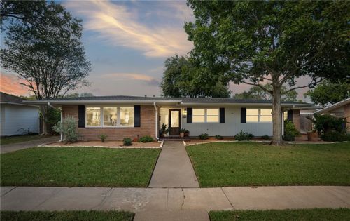 422 Williamson Place, Corpus Christi, TX, 78411 | Card Image