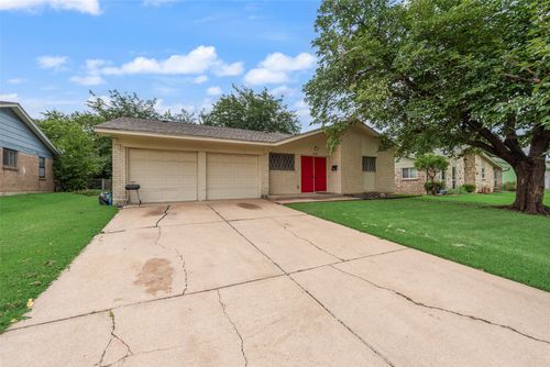 2510 Coulee St, Irving, TX, 75062-7209 | Card Image