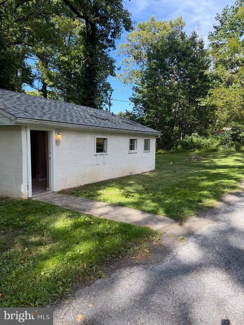 9 Woodchoppertown Rd, BOYERTOWN, PA, 19512-7942 | Card Image