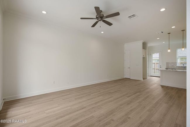 15-web-or-mls-1510 Kaliste Saloom Rd-15 | Image 8
