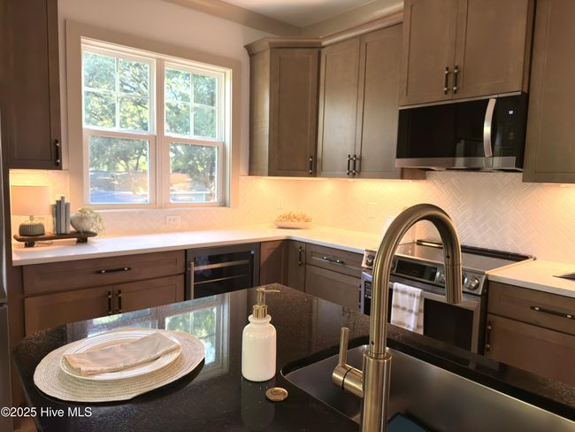 108 Se 75 Th St, House other with 5 bedrooms, 6 bathrooms and 2 parking in Oak Island NC | Image 7