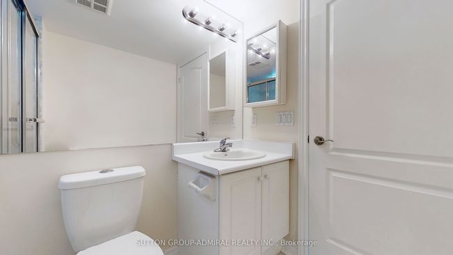 204 - 60 Disera Dr, Condo with 2 bedrooms, 2 bathrooms and null parking in Vaughan ON | Image 30