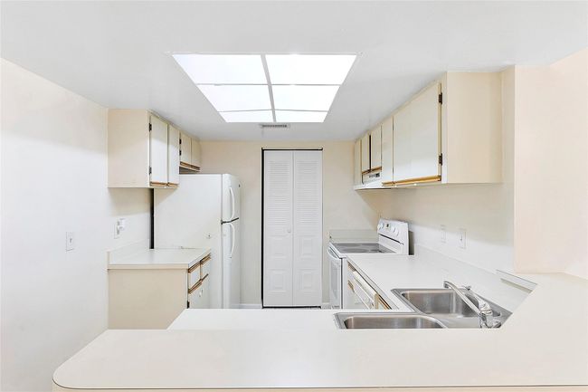 APT-1513 - 9188 W Atlantic Blvd, Condo with 3 bedrooms, 2 bathrooms and null parking in Coral Springs FL | Image 5