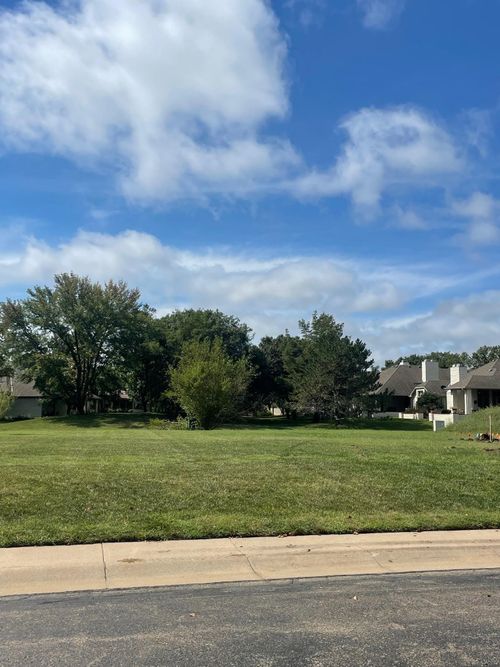 5 E Via Roma St, Wichita, KS, 67230-1602 | Card Image