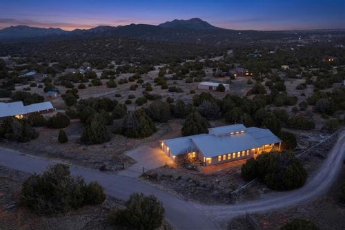 26 Juniper Hill Loop, Cedar Crest, NM, 87008-9430 | Card Image