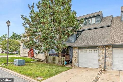 8 Foxtail Ct, NEWARK, DE, 19711-4377 | Card Image