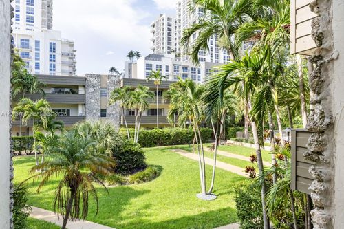205d-8335 Sw 72nd Ave, Miami, FL, 33143-8907 | Card Image