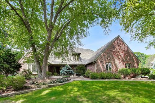 21952 Pine Lake Cir, Kildeer, IL, 60047-9318 | Card Image