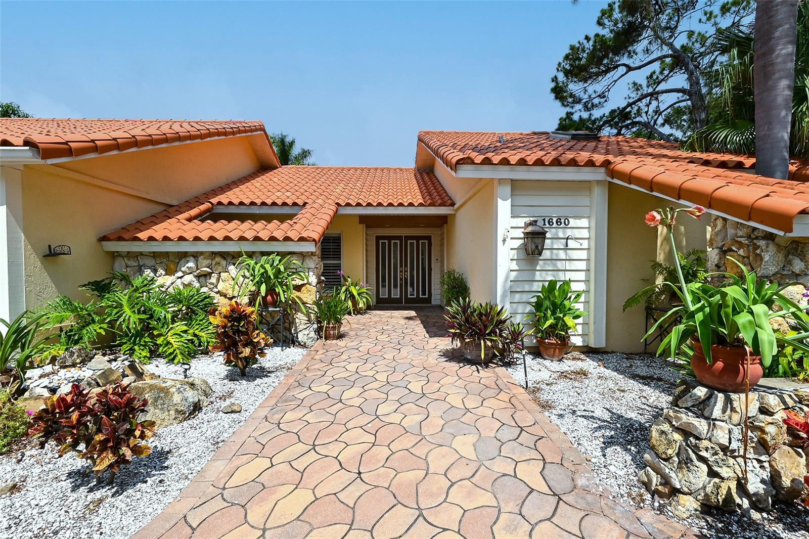 Pine Harrier Cir, Sarasota, FL 34231