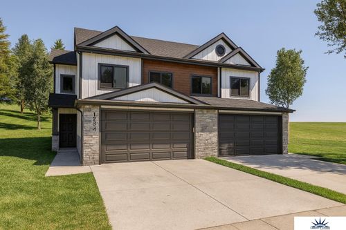 16404 Sumac St, Bennington, NE, 68007-3304 | Card Image