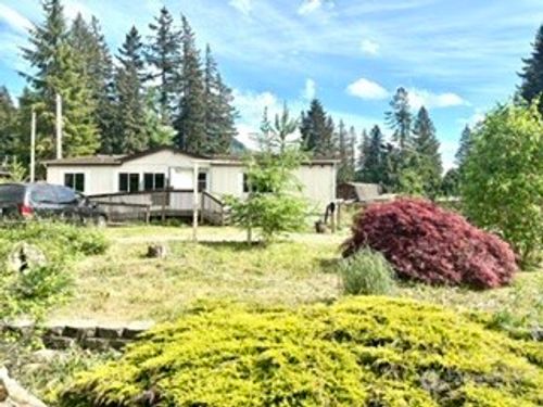 8472 Cimarron Way, Maple Falls, WA, 98266-8218 | Card Image