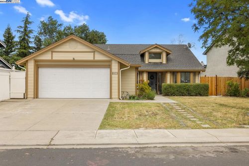 1023 Snowgoose Ln, Manteca, CA, 95337-6098 | Card Image