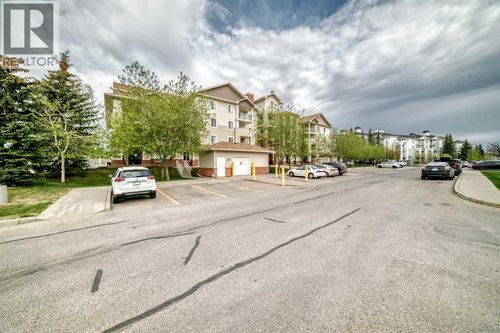 16 Country Village Bay Ne, Calgary, AB, T3K5Y9 | Card Image