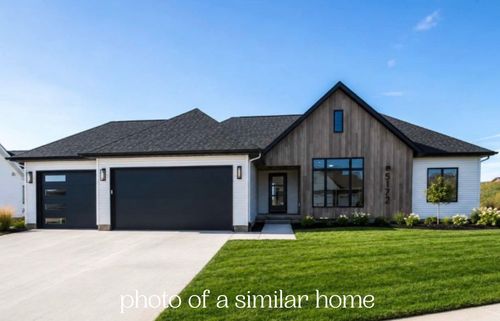 13 Viola Dr, Leclaire, IA, 52753-9784 | Card Image