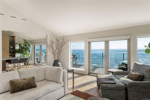 5039 Cordova Bay Rd, Victoria, BC, V8Y2K1 | Card Image