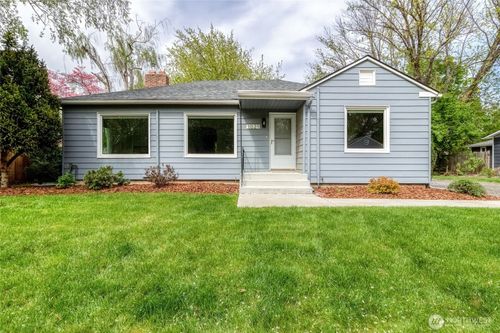 1021 E Chestnut St, Walla Walla, WA, 99362-3819 | Card Image