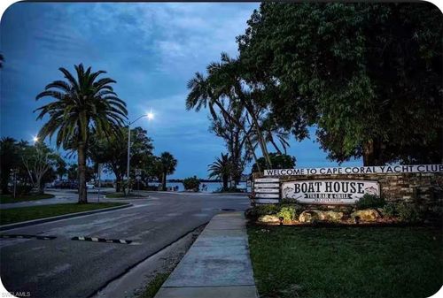 726 Sabur Ct, Cape Coral, FL, 33904-5651 | Card Image