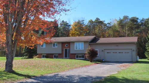 113 Barcovan Beach Rd, Carrying Place, ON, K0K1L0 | Card Image