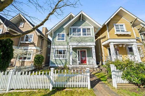 133 Star Cres, New Westminster, BC, V3M6X6 | Card Image