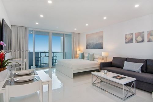 928-5445 Collins Ave, Miami Beach, FL, 33140-2568 | Card Image