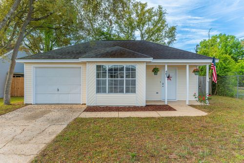 402 Apple Dr, Crestview, FL, 32536-9240 | Card Image