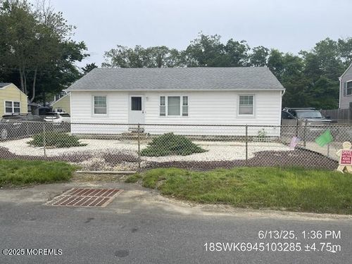 115 Bonita Rd, Waretown, NJ, 08758-2835 | Card Image