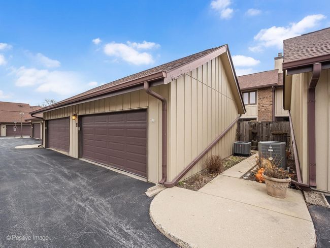 7 Kane Ct, Townhouse with 2 bedrooms, 4 bathrooms and 2 parking in Willowbrook IL | Image 21