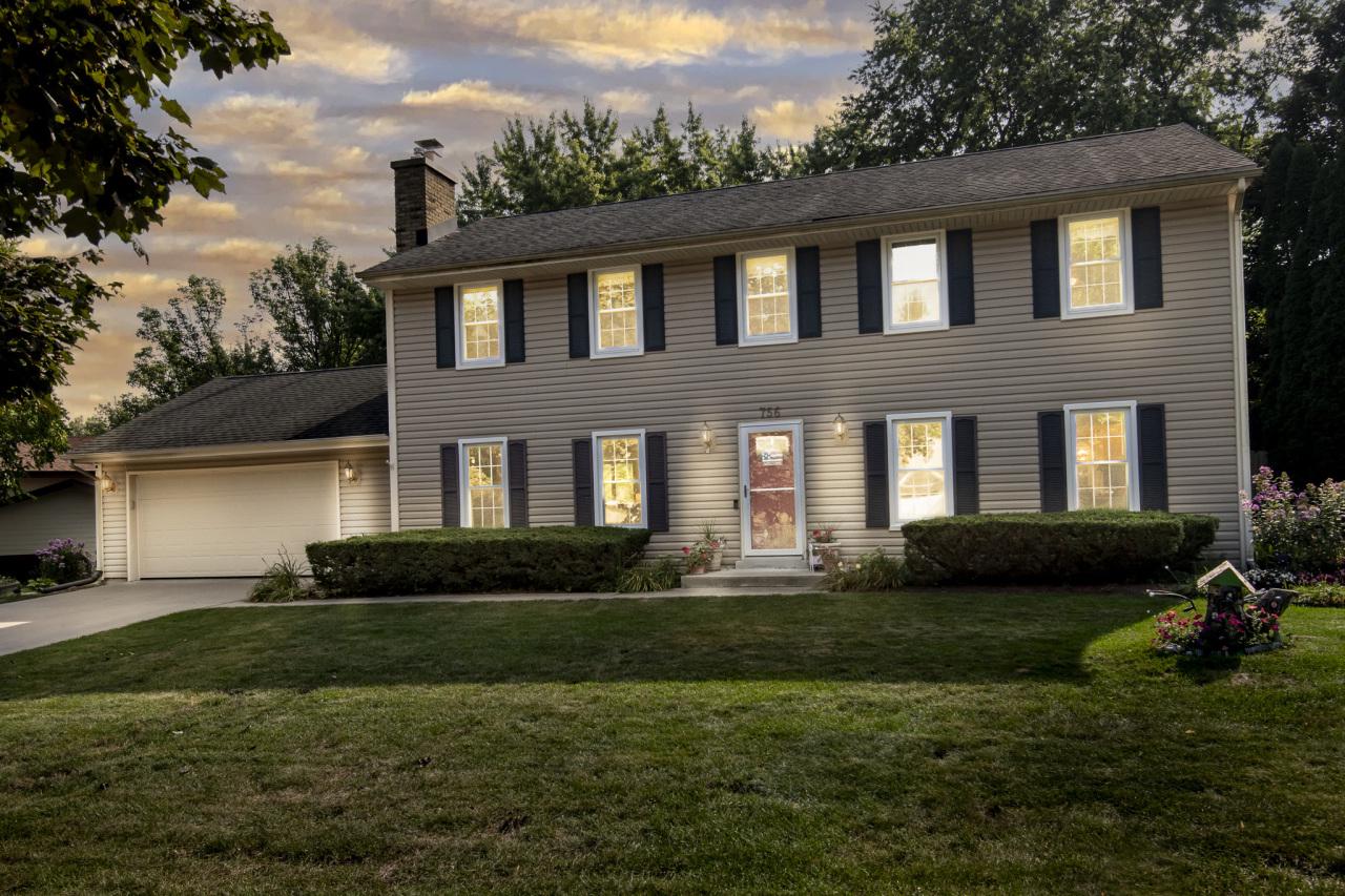Crestwood Dr, Waukesha, WI 53188