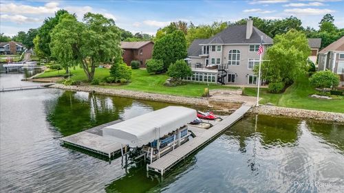 15 Shoshoni Trl, Lake Villa, IL, 60046-5012 | Card Image