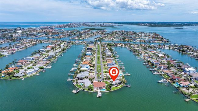 11055 7 Th St E, House other with 3 bedrooms, 2 bathrooms and null parking in TREASURE ISLAND FL | Image 34