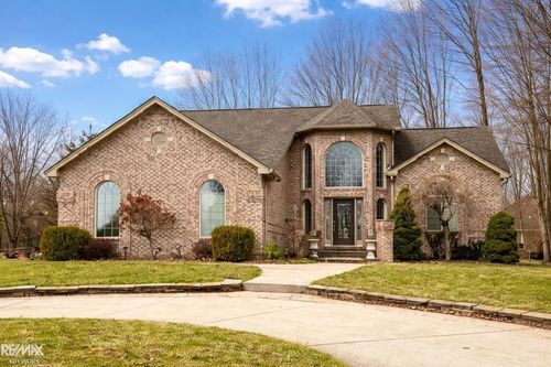 68135 Lake Angela Dr, Richmond, MI, 48062-1689 | Card Image