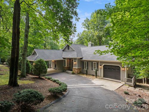 108 Little Cherokee Rdg, Hendersonville, NC, 28739-8976 | Card Image