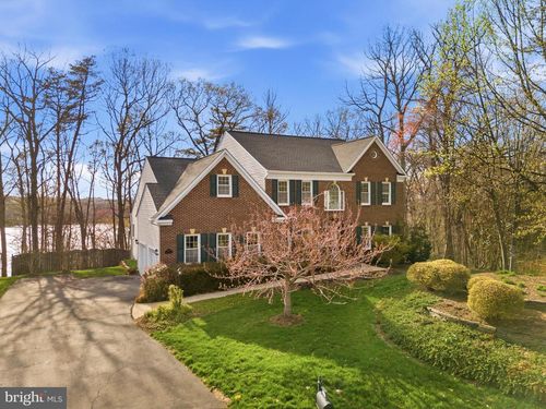 17988 Swans Creek Ln, DUMFRIES, VA, 22026-4526 | Card Image