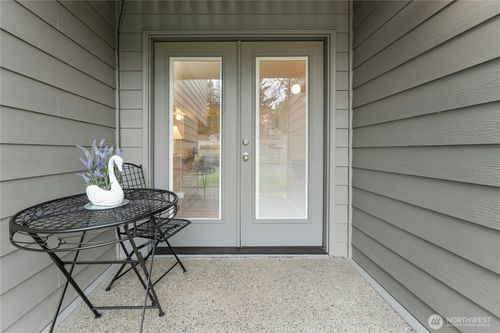 12-6440 139th Pl Ne, Redmond, WA, 98052-4530 | Card Image
