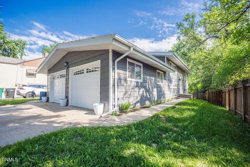 1311 Avenue C, Bismarck, ND, 58501 | Card Image
