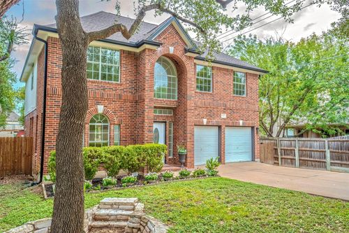 13102 Hunters Chase Dr, Austin, TX, 78729-6414 | Card Image