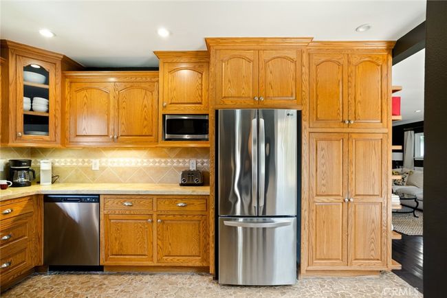 544 N California St, House other with 3 bedrooms, 2 bathrooms and 2 parking in Burbank CA | Image 9