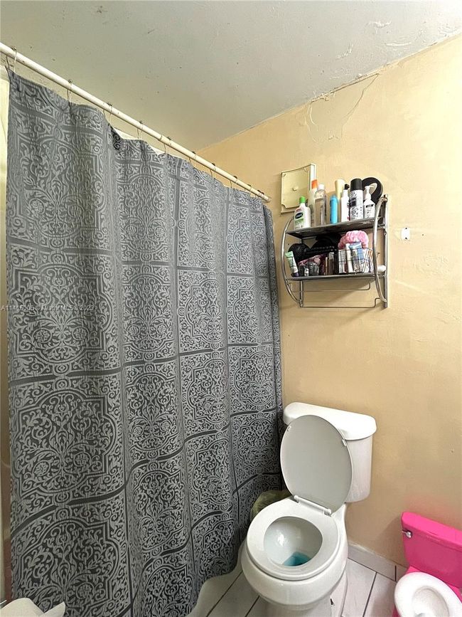 857 W 79 Th Pl, House other with 3 bedrooms, 3 bathrooms and null parking in Hialeah FL | Image 12