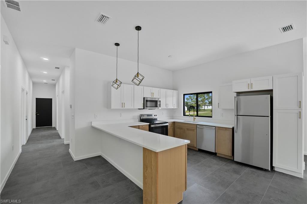 Residential Lease in LEHIGH ACRES 3