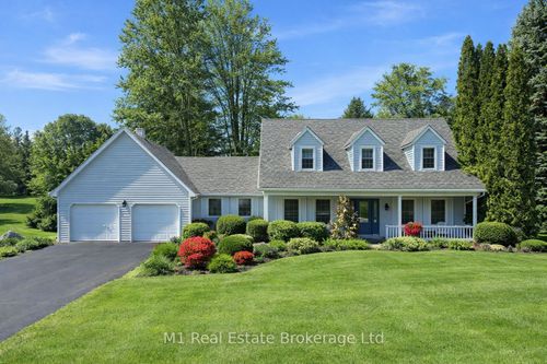 28 Weneil Dr, Freelton, ON, L8B0Z6 | Card Image