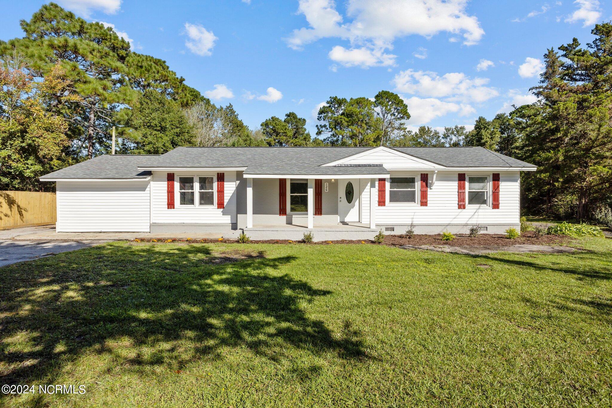English St, Newport, NC 28570