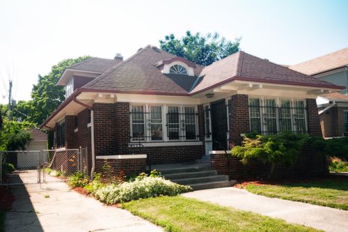 3927 N 16th St, Milwaukee, WI, 53206-2918 | Card Image