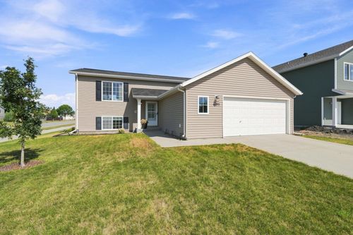 6195 Bennett Ct S, Fargo, ND, 58104-7638 | Card Image